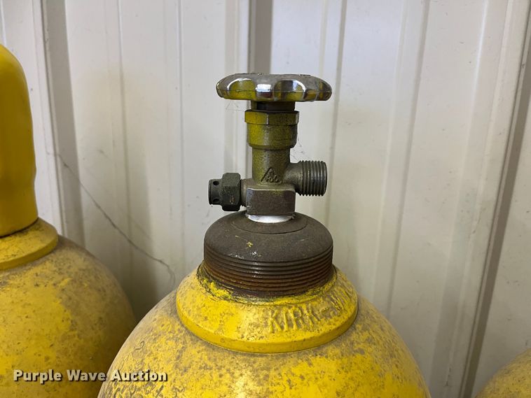 image for item DR7294 (3) oxygen tanks