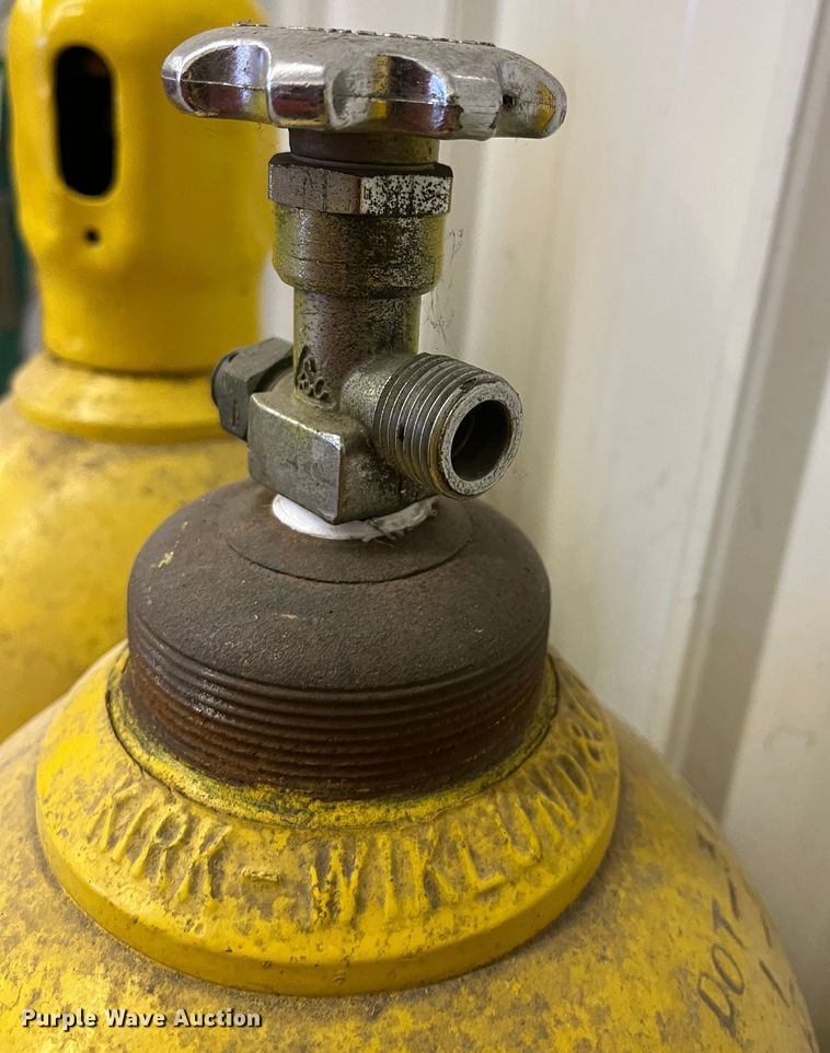 image for item DR7294 (3) oxygen tanks