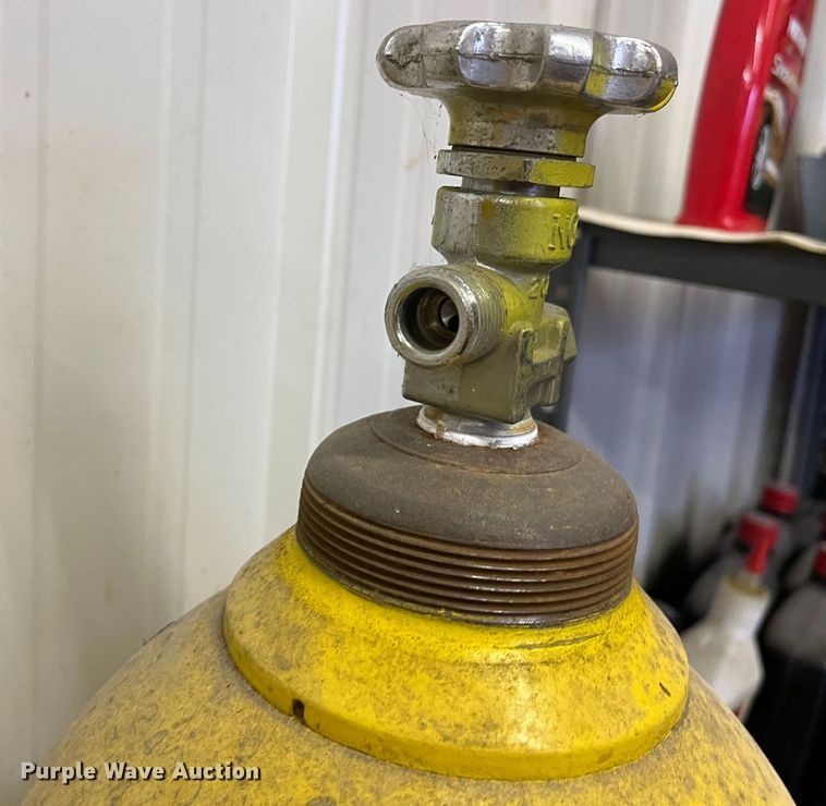 image for item DR7294 (3) oxygen tanks