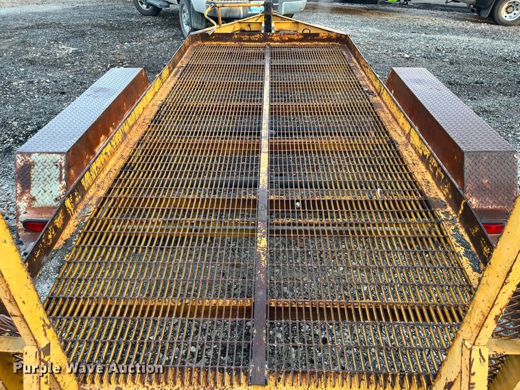 image for item DR7304 1995 UMFG  equipment trailer