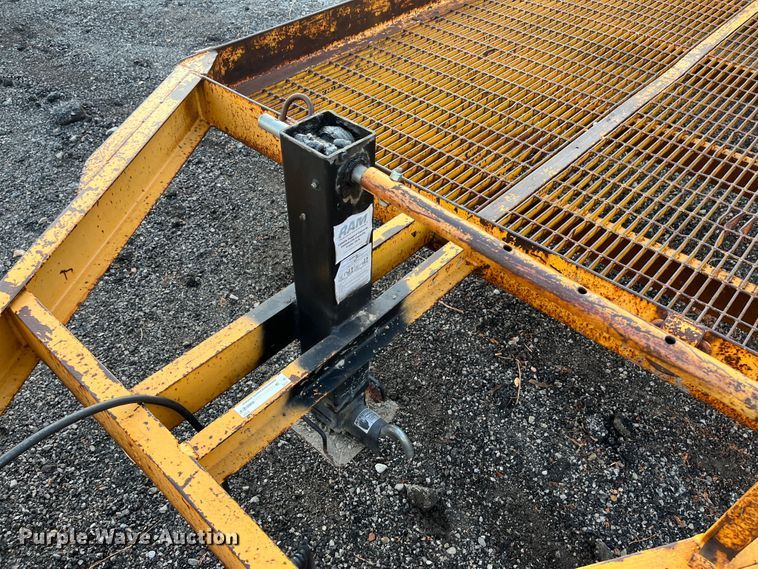 image for item DR7304 1995 UMFG  equipment trailer