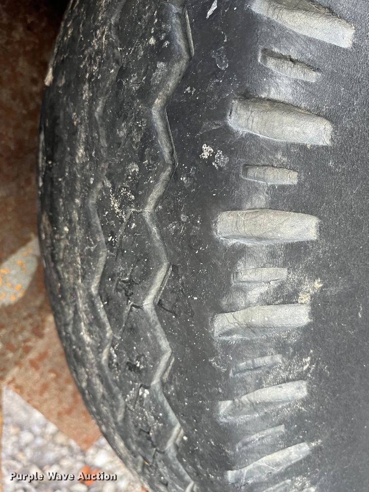 image for item DR7304 1995 UMFG  equipment trailer