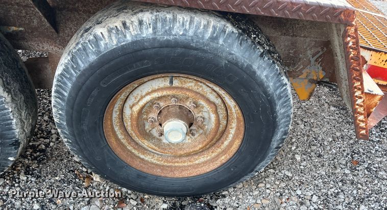 image for item DR7304 1995 UMFG  equipment trailer