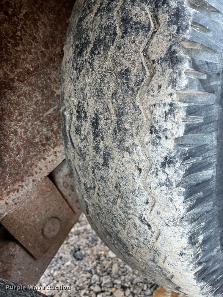 image for item DR7304 1995 UMFG  equipment trailer