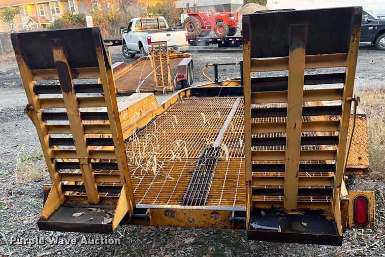 image for item DR7305 1989 Intl  equipment trailer