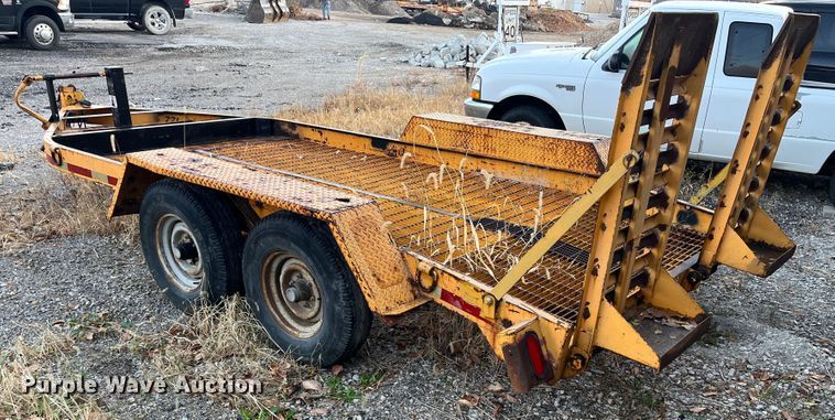 image for item DR7305 1989 Intl  equipment trailer