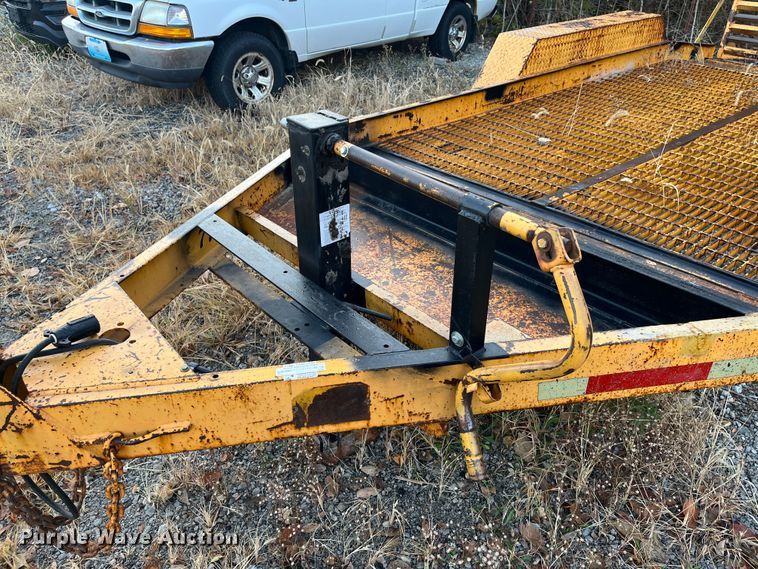 image for item DR7305 1989 Intl  equipment trailer