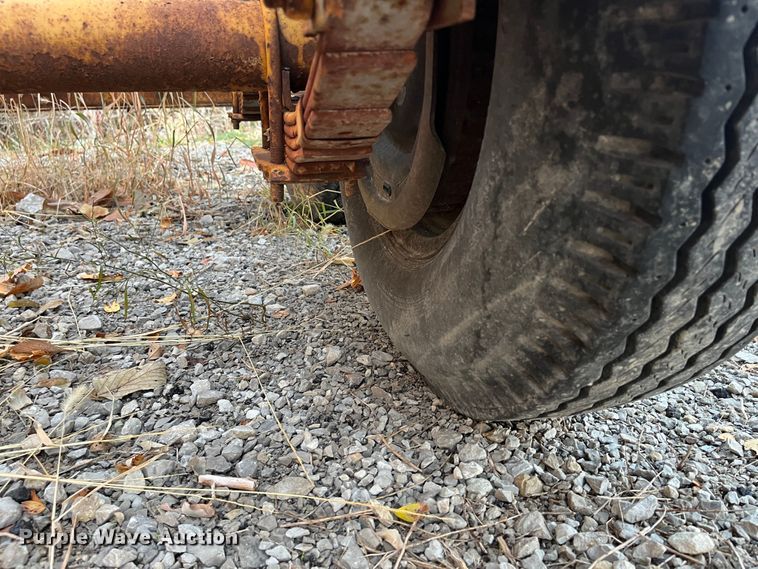 image for item DR7305 1989 Intl  equipment trailer