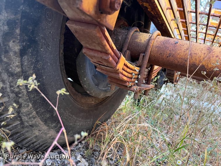 image for item DR7305 1989 Intl  equipment trailer