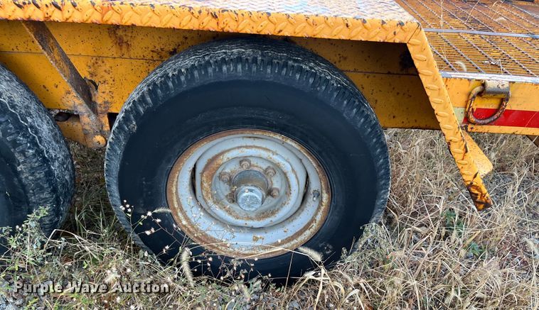 image for item DR7305 1989 Intl  equipment trailer