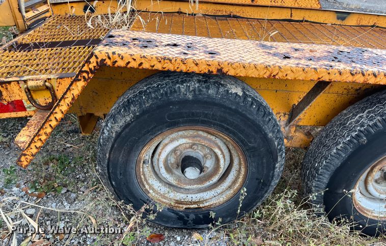 image for item DR7305 1989 Intl  equipment trailer