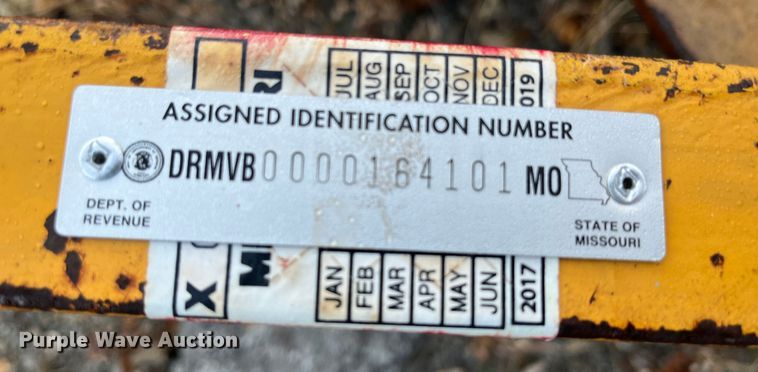 image for item DR7305 1989 Intl  equipment trailer