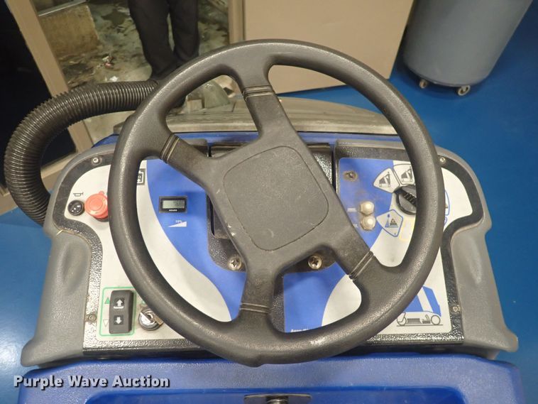 image for item GD9383 Windsor Chariot CSX24  floor scrubber