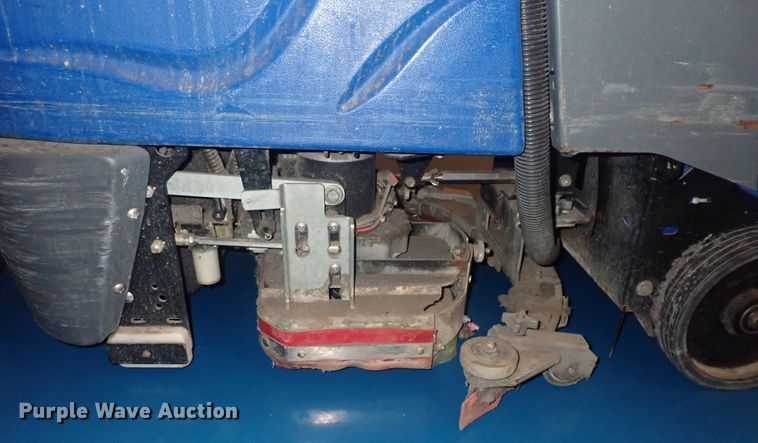 image for item GD9383 Windsor Chariot CSX24  floor scrubber