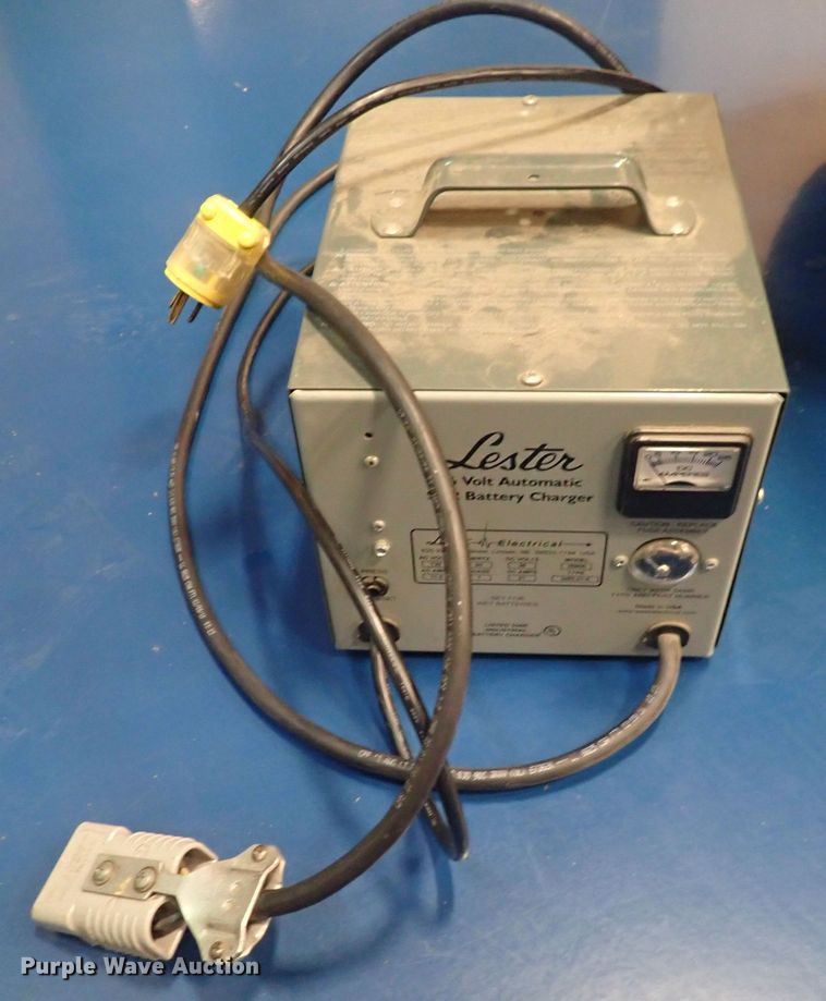 image for item GD9383 Windsor Chariot CSX24  floor scrubber