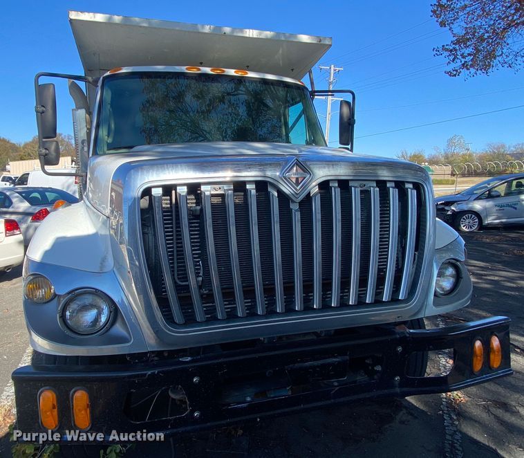 image for item IG9811 2008 International 7400 dump truck