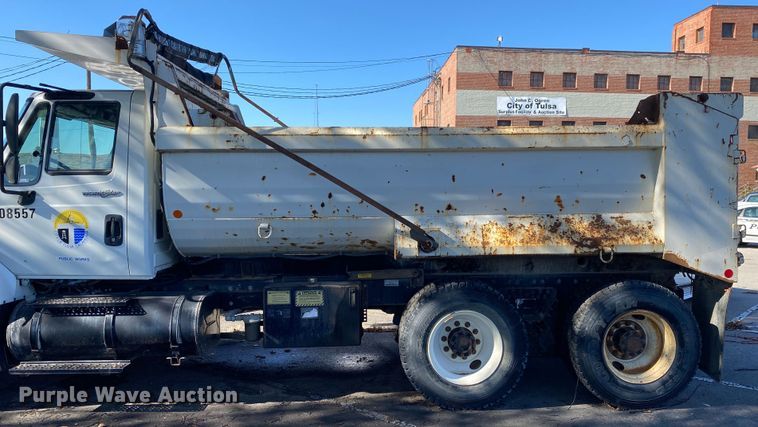 image for item IG9811 2008 International 7400 dump truck