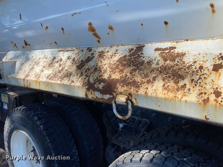 image for item IG9811 2008 International 7400 dump truck