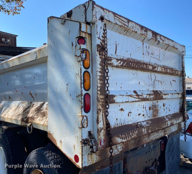 image for item IG9811 2008 International 7400 dump truck