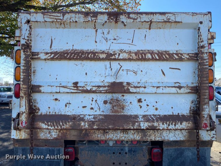 image for item IG9811 2008 International 7400 dump truck