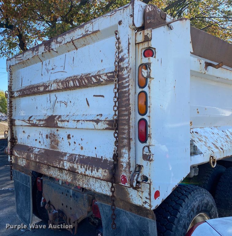 image for item IG9811 2008 International 7400 dump truck