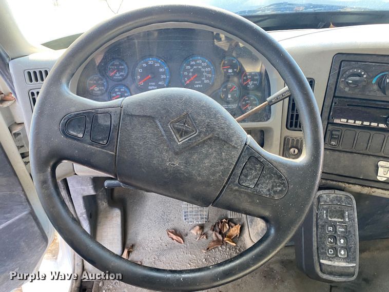 image for item IG9811 2008 International 7400 dump truck