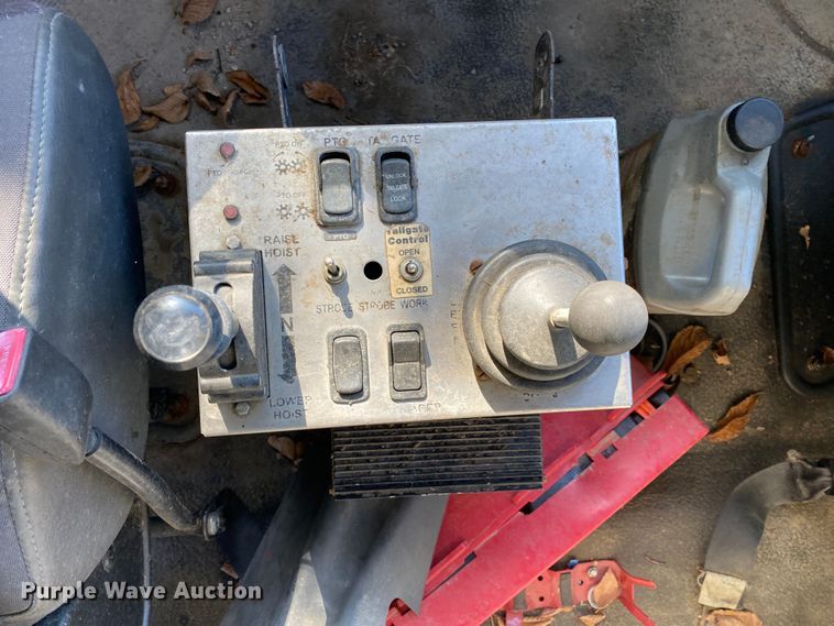 image for item IG9811 2008 International 7400 dump truck