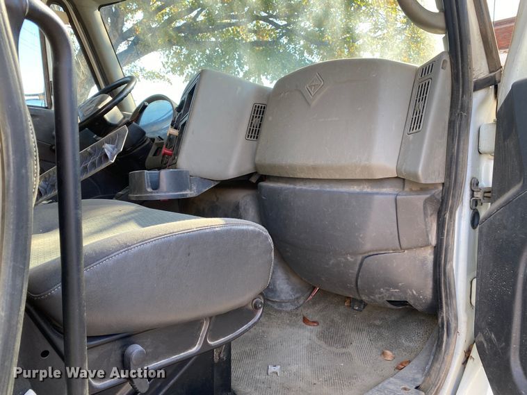 image for item IG9811 2008 International 7400 dump truck