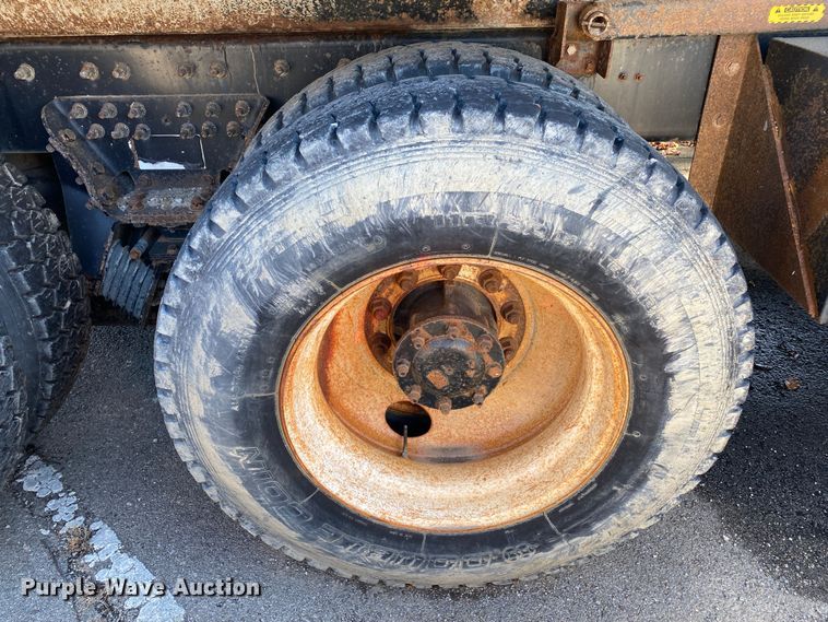 image for item IG9811 2008 International 7400 dump truck