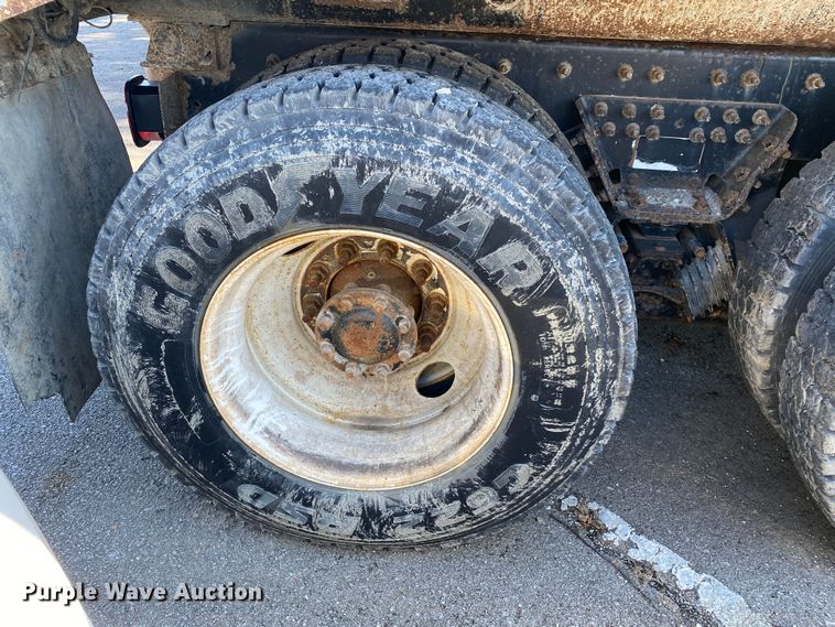 image for item IG9811 2008 International 7400 dump truck