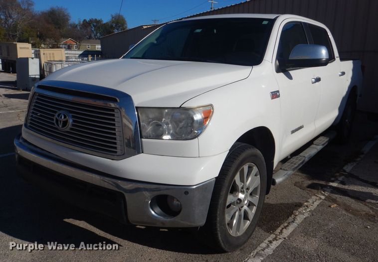 image for item IG9812 2013 Toyota Tundra Crew Cab pickup truck