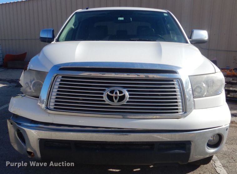 image for item IG9812 2013 Toyota Tundra Crew Cab pickup truck