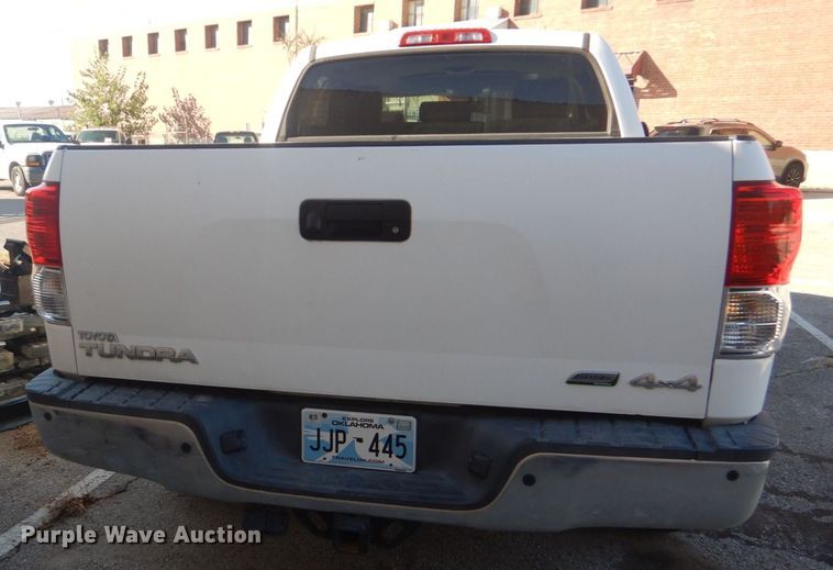 image for item IG9812 2013 Toyota Tundra Crew Cab pickup truck