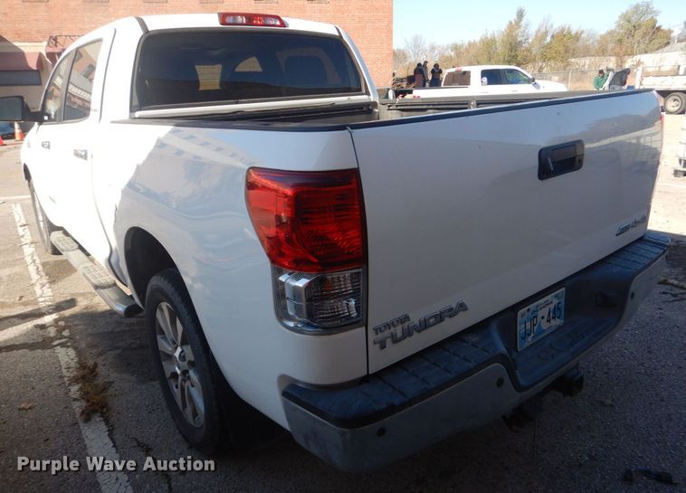 image for item IG9812 2013 Toyota Tundra Crew Cab pickup truck