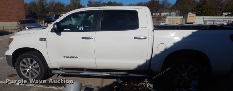 image for item IG9812 2013 Toyota Tundra Crew Cab pickup truck