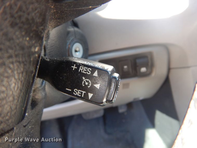 image for item IG9812 2013 Toyota Tundra Crew Cab pickup truck