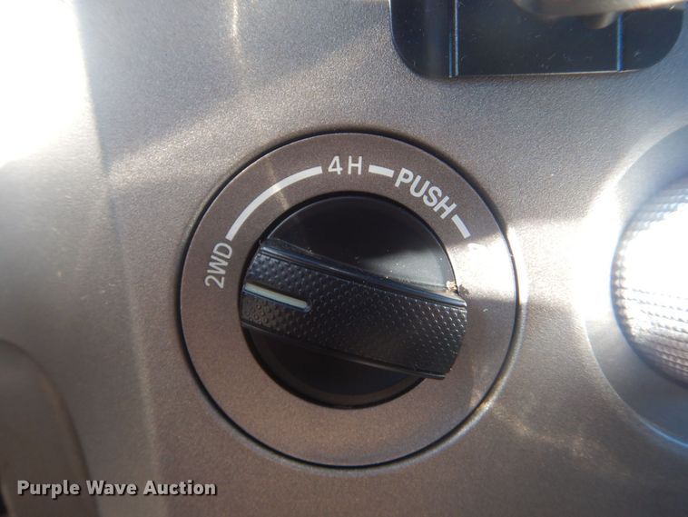 image for item IG9812 2013 Toyota Tundra Crew Cab pickup truck