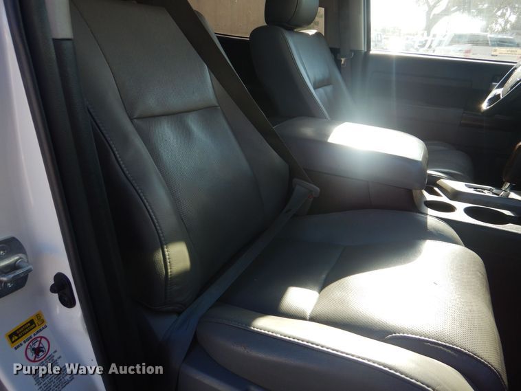 image for item IG9812 2013 Toyota Tundra Crew Cab pickup truck