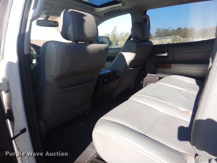 image for item IG9812 2013 Toyota Tundra Crew Cab pickup truck