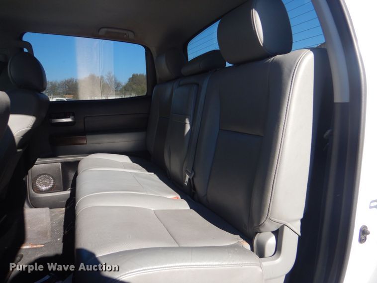 image for item IG9812 2013 Toyota Tundra Crew Cab pickup truck