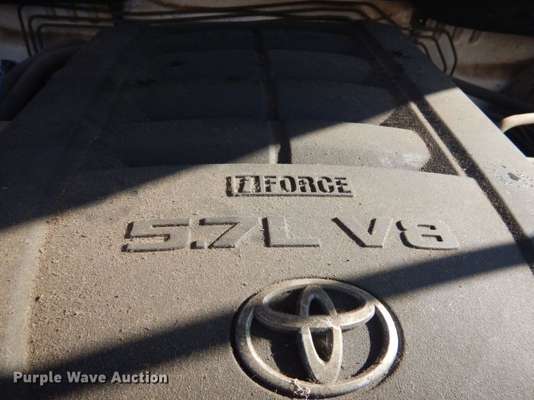 image for item IG9812 2013 Toyota Tundra Crew Cab pickup truck