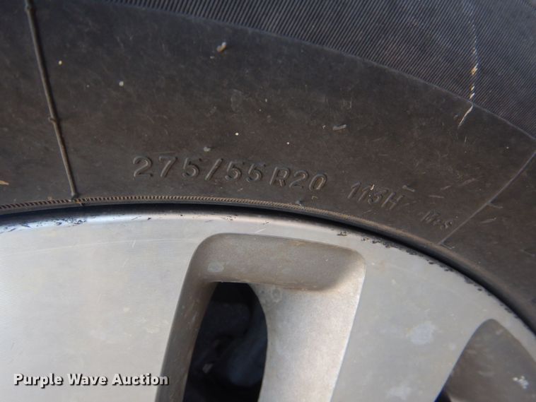 image for item IG9812 2013 Toyota Tundra Crew Cab pickup truck