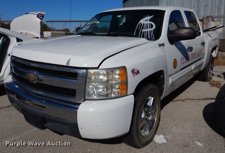 image for item IG9817 2009 Chevrolet Silverado Crew Cab pickup truck