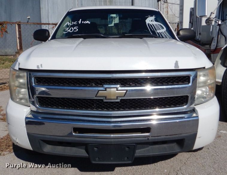 image for item IG9817 2009 Chevrolet Silverado Crew Cab pickup truck