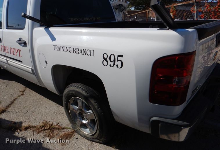 image for item IG9817 2009 Chevrolet Silverado Crew Cab pickup truck