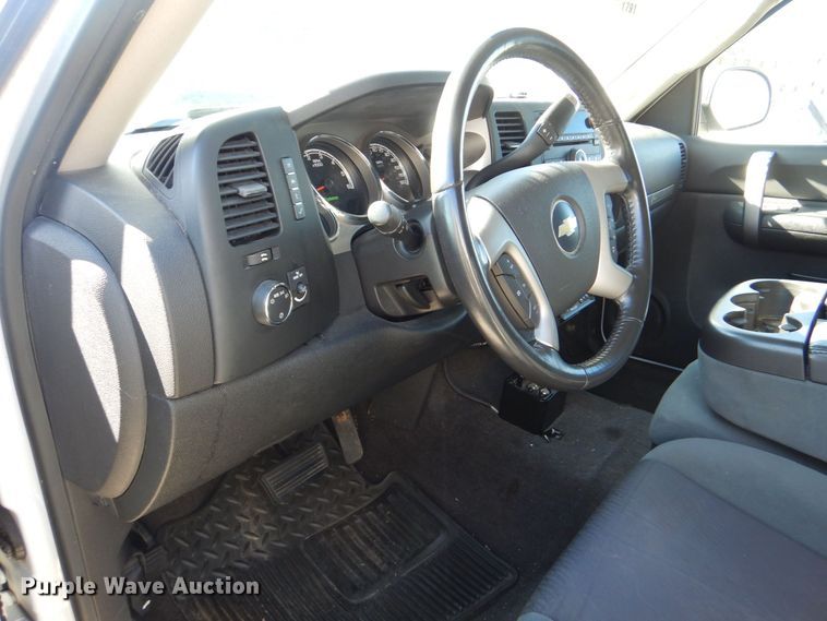 image for item IG9817 2009 Chevrolet Silverado Crew Cab pickup truck