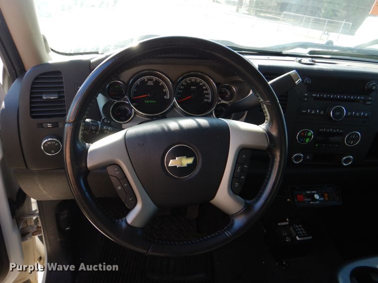 image for item IG9817 2009 Chevrolet Silverado Crew Cab pickup truck