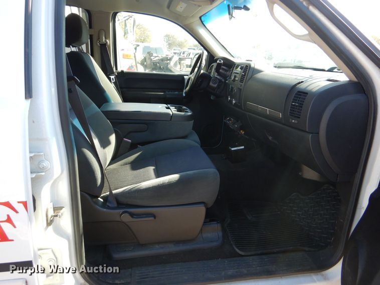 image for item IG9817 2009 Chevrolet Silverado Crew Cab pickup truck