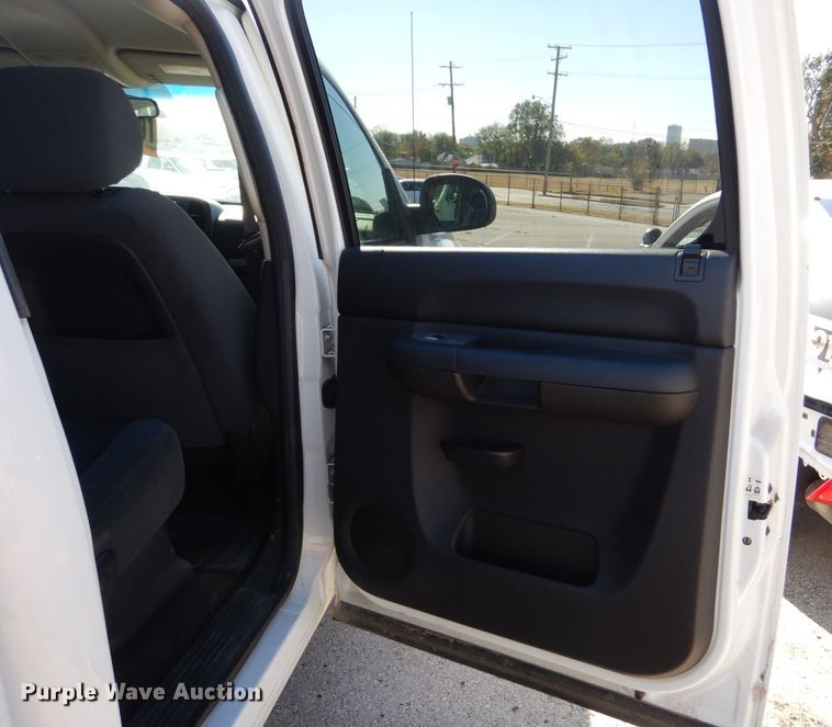 image for item IG9817 2009 Chevrolet Silverado Crew Cab pickup truck