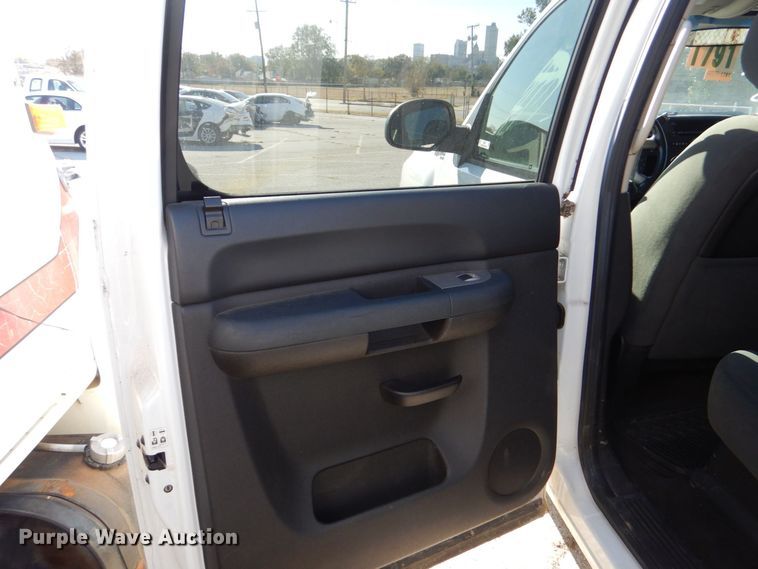 image for item IG9817 2009 Chevrolet Silverado Crew Cab pickup truck